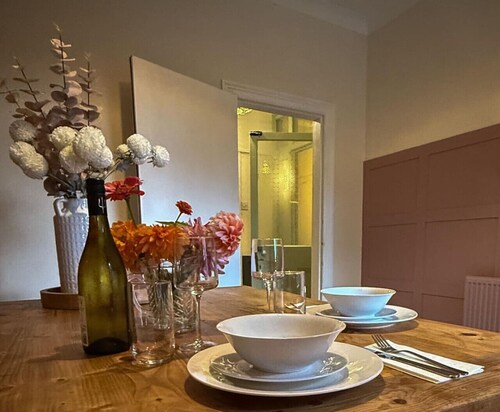 The Maple House common views, central Lincoln