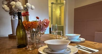 The Maple House common views, central Lincoln