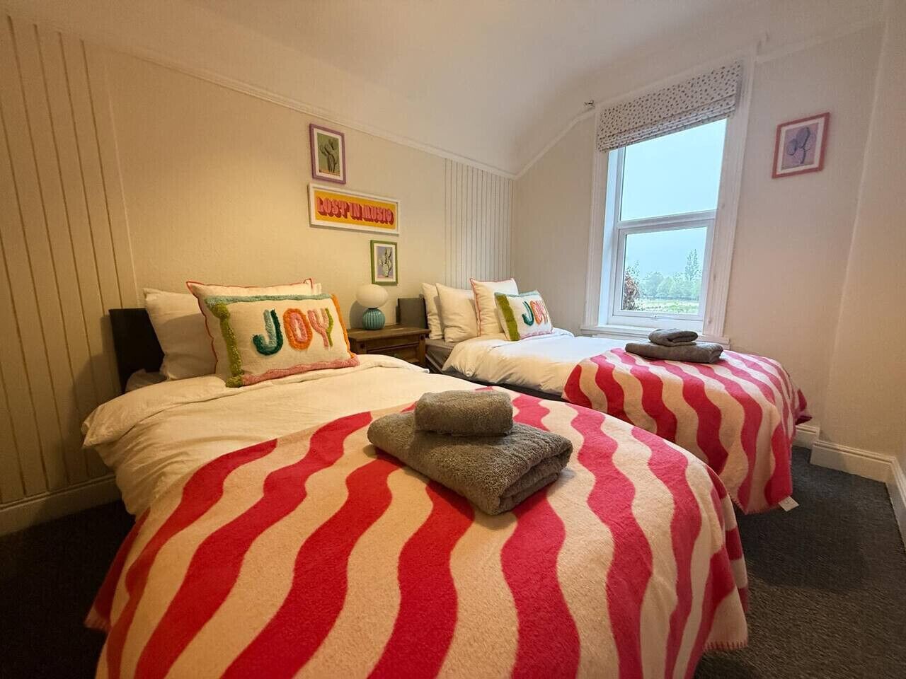 3 soverom, strykejern/-brett, reiseseng for barn og wi-fi