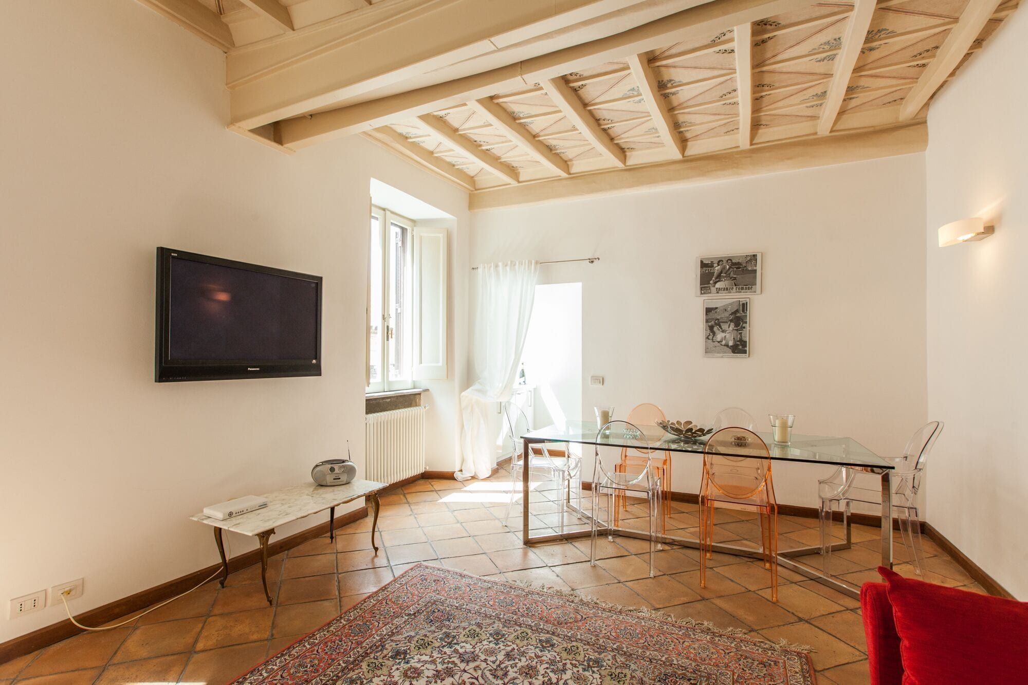 المنشأة من الداخل