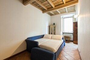 2 dormitorios, tabla de planchar con plancha, wifi gratis y ropa de cama