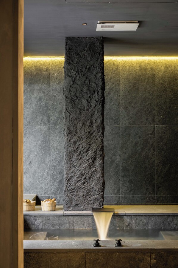 Villa Suite - Stonebound - 2 King Beds | Spa