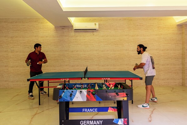 Game room - Elivaas Gardenia 4 BHK Farmhouse (Gurugram)