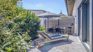 Deluxe Apartment, Garden View (Feuerwache am See 1) | Outdoor dining