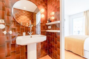 Luxury Villa, Multiple Beds, Patio | Bathroom - Villa St Remy Centre Piscine et Hammam (St.-Remy-de-Provence)