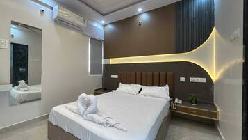 Deluxe Room, City View | Free WiFi