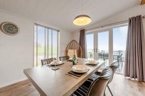 Dining - Sonnet 3 Spa (Pet) (Roof Terrace) (Carmarthen)