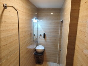 Superior-Zimmer | Badezimmer | Dusche, Handtücher, Seife