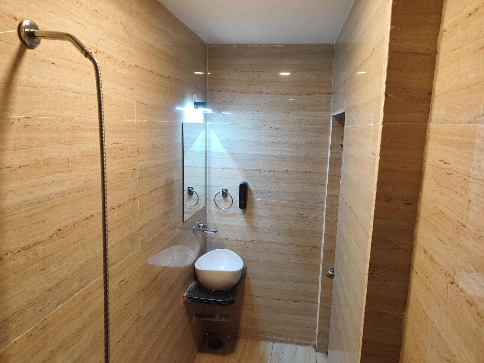 Deluxe-huone | Kylpyhuone | Suihku, pyyhkeet, saippua