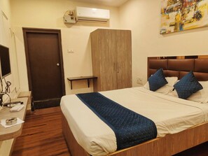 Superior Room | Rollaway beds, bed sheets - Hotel Ananta by Nivora Hospitality (Nagpur)