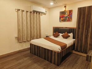 Standard Room | Rollaway beds, bed sheets - Hotel Ananta by Nivora Hospitality (Nagpur)