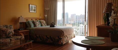 Bügeleisen/Bügelbrett, WLAN, Bettwäsche