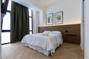 In-room safe, iron/ironing board, WiFi, bed sheets - One Tower Apartment - 01 (Valencia)