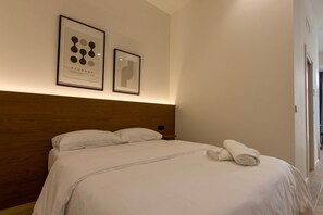 Coffres-forts dans les chambres, fer et planche à repasser, Wi-Fi