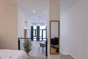 Coffres-forts dans les chambres, fer et planche à repasser, Wi-Fi