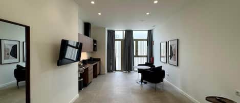 In-room safe, iron/ironing board, WiFi, bed sheets