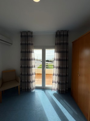 Double or Twin Room, Balcony, Sea View | Interior - Hotel Pinhalmar (Peniche)