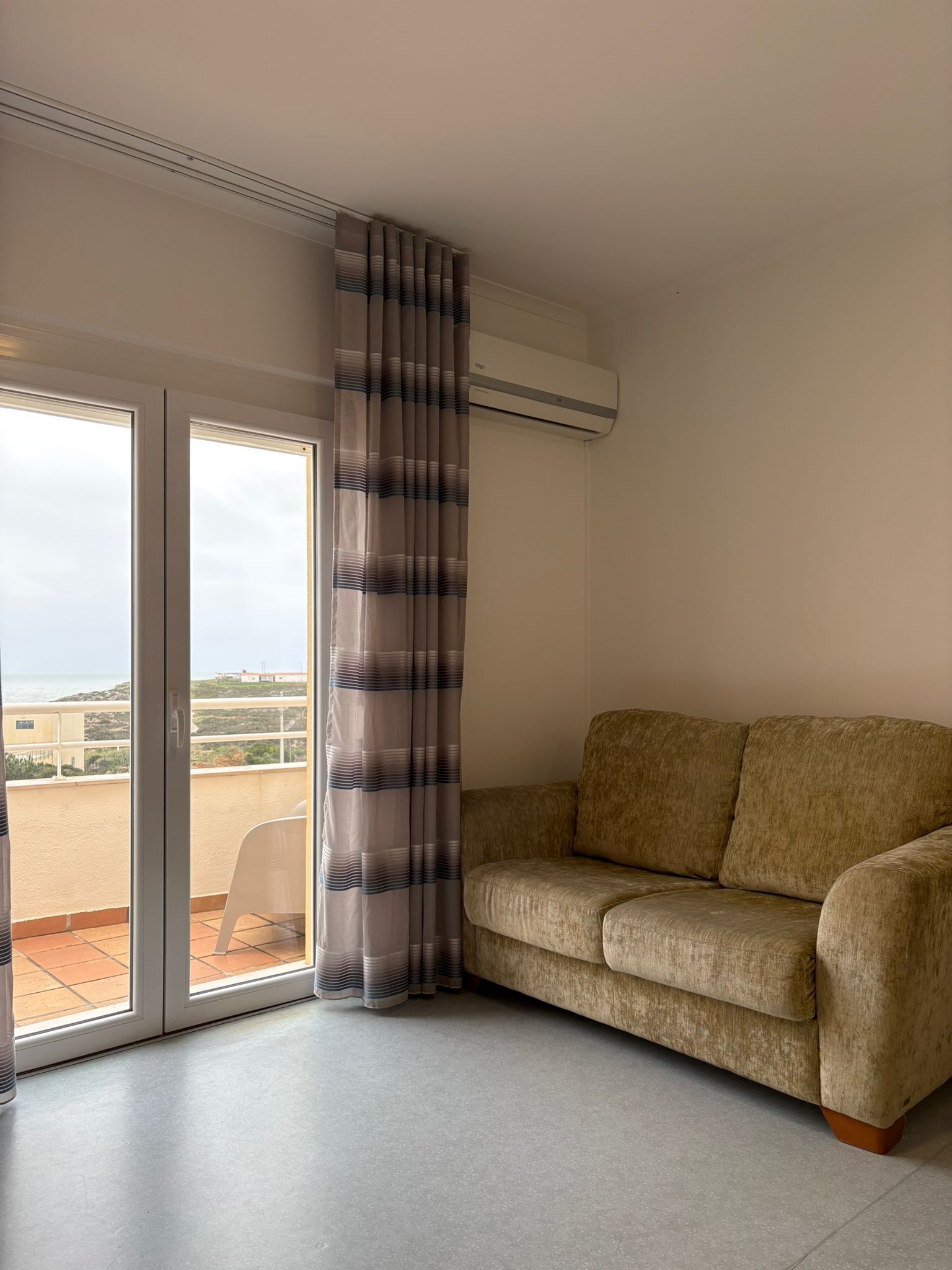 Superior Double or Twin Room, Balcony, Sea View | Living area