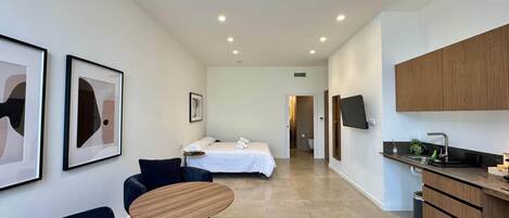 1 bedroom, in-room safe, iron/ironing board, WiFi
