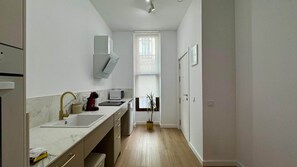 Fridge, stovetop - Boutique Room - Vila Prades I (Valencia)