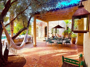 Outdoor dining - Palais Bouchka (Essaouira)
