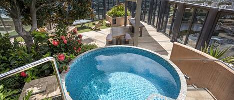 Apartment | Pool | Outdoor pool