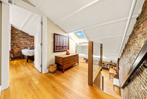 2 Schlafzimmer, Schreibtisch, Bügeleisen/Bügelbrett, WLAN