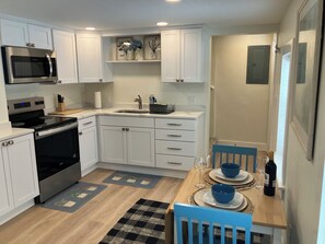 Private kitchen - 2-Bedroom Nook in Downtown Dover ~ Portsmouth/Durham ~ Parking! ~ Wine! ~ AC! (Dover)