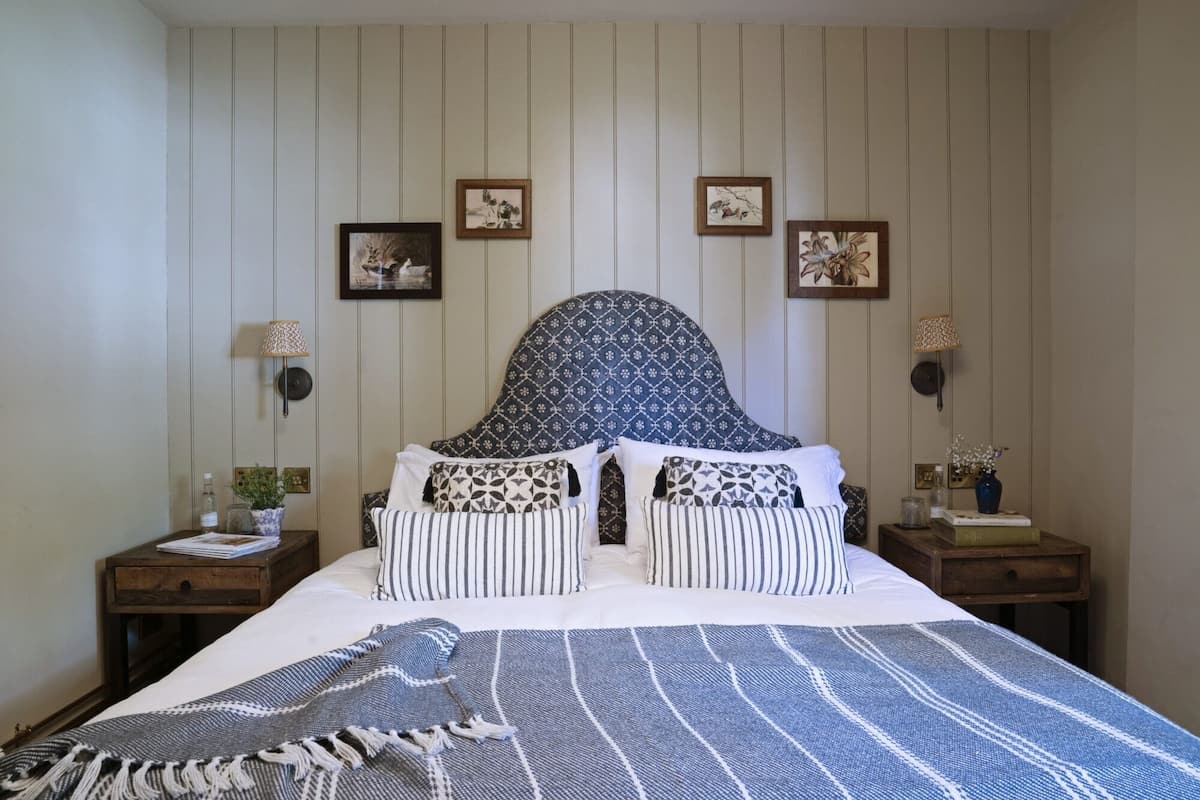 In-room safe, desk, iron/ironing board, free WiFi