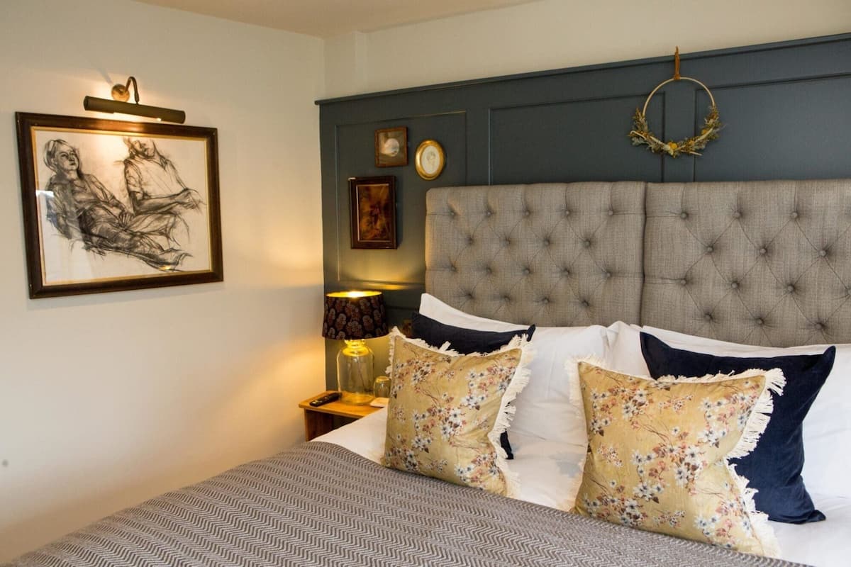 In-room safe, desk, iron/ironing board, free WiFi