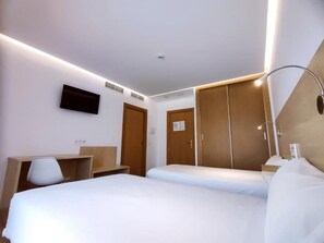 クラシック ダブルルーム | デスク、ノートパソコン用作業スペース、WiFi (無料)