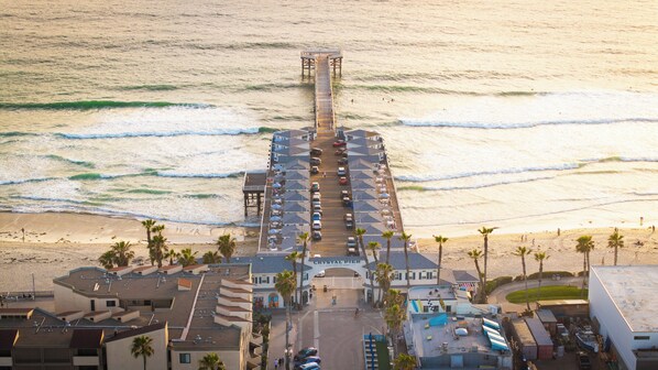On the beach - Pier View Sunset - Ocean Front, Patios, Location, Views (San Diego)