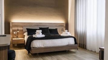 1 camera, una scrivania, Wi-Fi, lenzuola