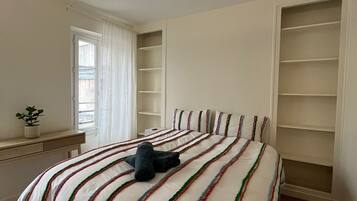 Fer et planche Ă repasser, Wi-Fi, draps fournis