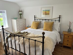 Strygejern/strygebræt, internetforbindelse, sengetøj