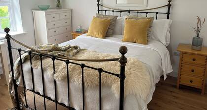 Gorgeous 19th century barn in the charming village of Upton, Nottinghamshire.