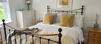 Gorgeous 19th century barn in the charming village of Upton, Nottinghamshire.