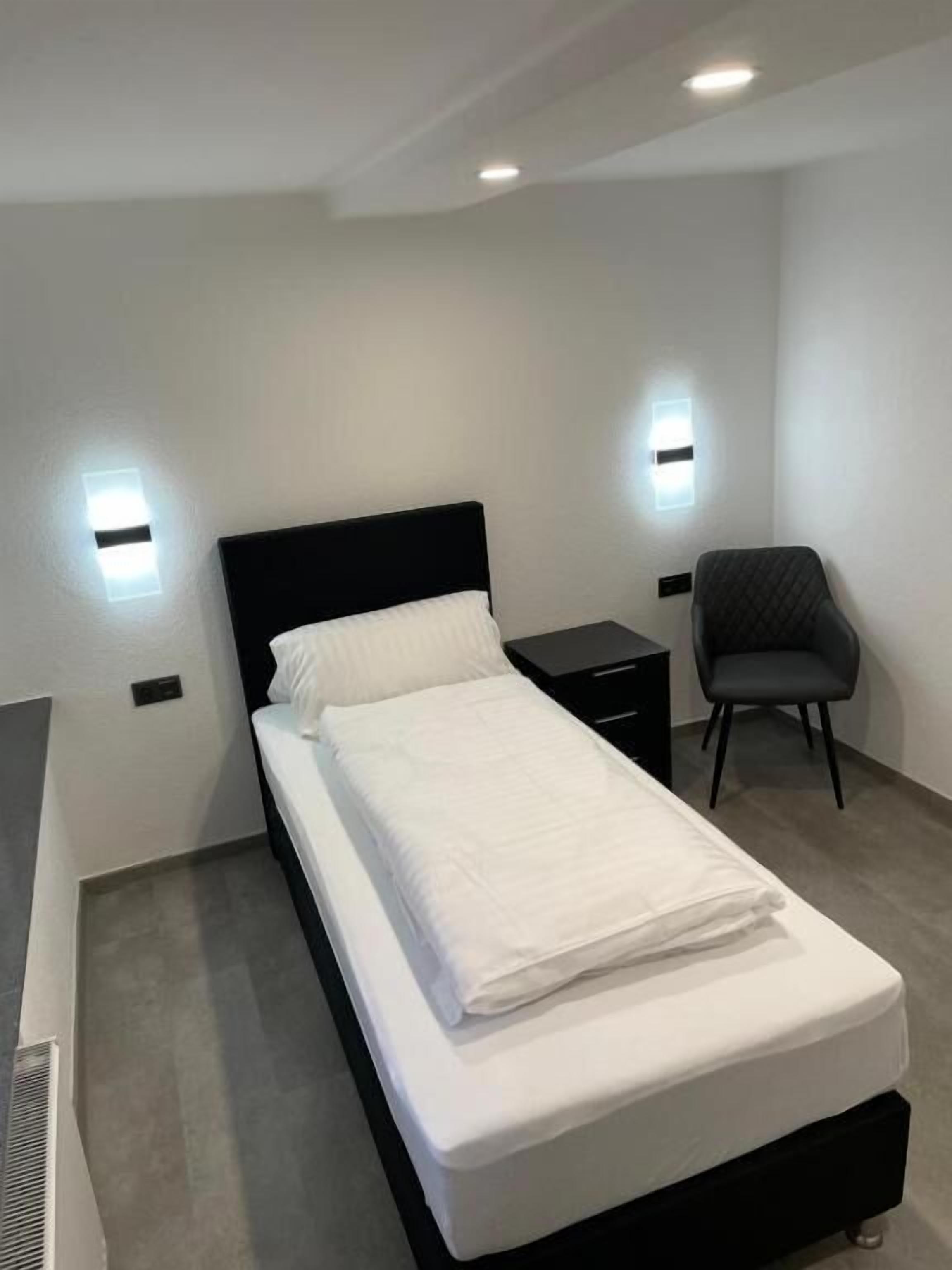 Single Room | Free WiFi