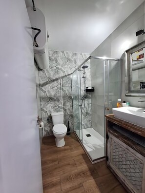 Shower, towels