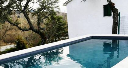 Rural House in Gredos with Pool and Barbecue – Perfect for Groups and Families