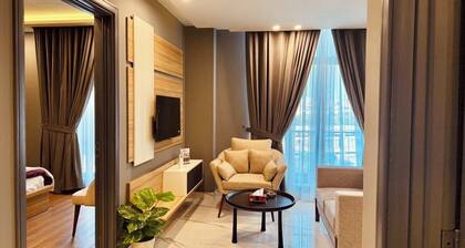 The Holton Stays by Bayti