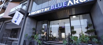 The Holton Stays by Bayti