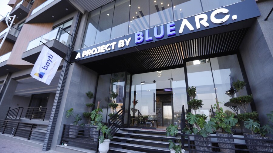 The Holton Stays by Bayti