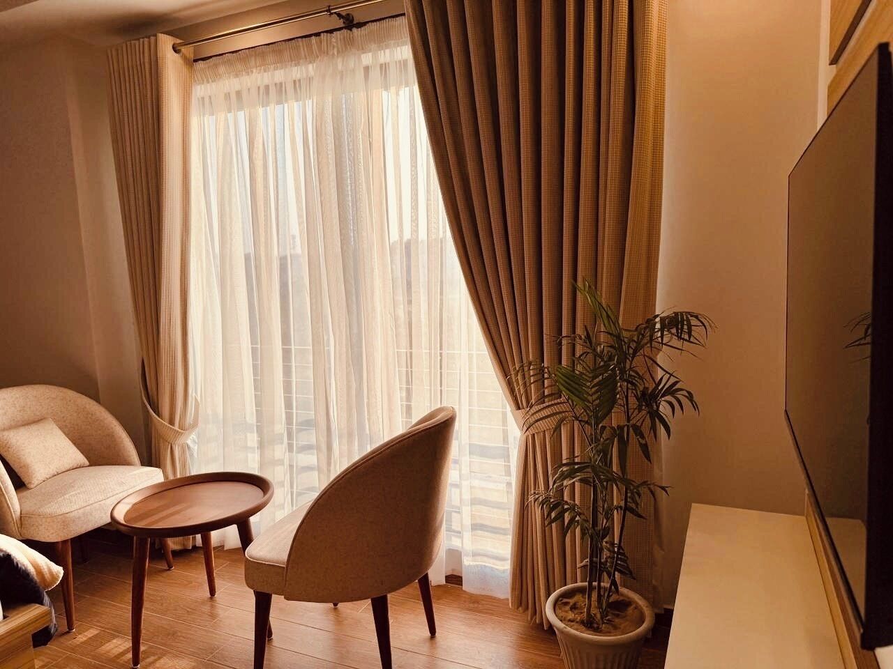 Standard Apartment, City View | Living area