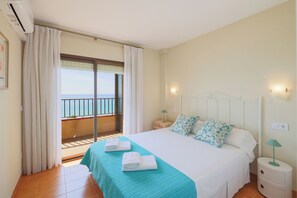 2 bedrooms, iron/ironing board, free WiFi, bed sheets - Seafront Apt Torre Valentina (Calonge)