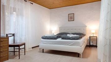 Silitysrauta/-lauta, Wi-Fi, vuodevaatteet