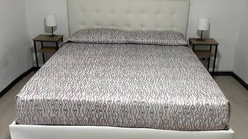 Fer et planche Ă repasser, Wi-Fi, draps fournis