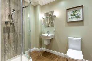 Shower - Galbraith Premier Spa (Fowlis)