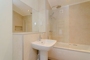 Shower - The Chesterton (Pet) (Wansford)