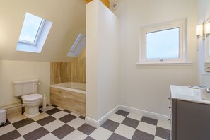 Shower - Lochside Premier Spa (Fowlis)